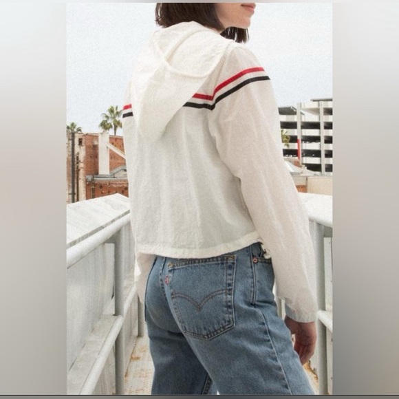 ⭐️SOLD⭐️ JGalt Cropped White with Red and Blue Stripes Windbreaker - Picture 3 of 15